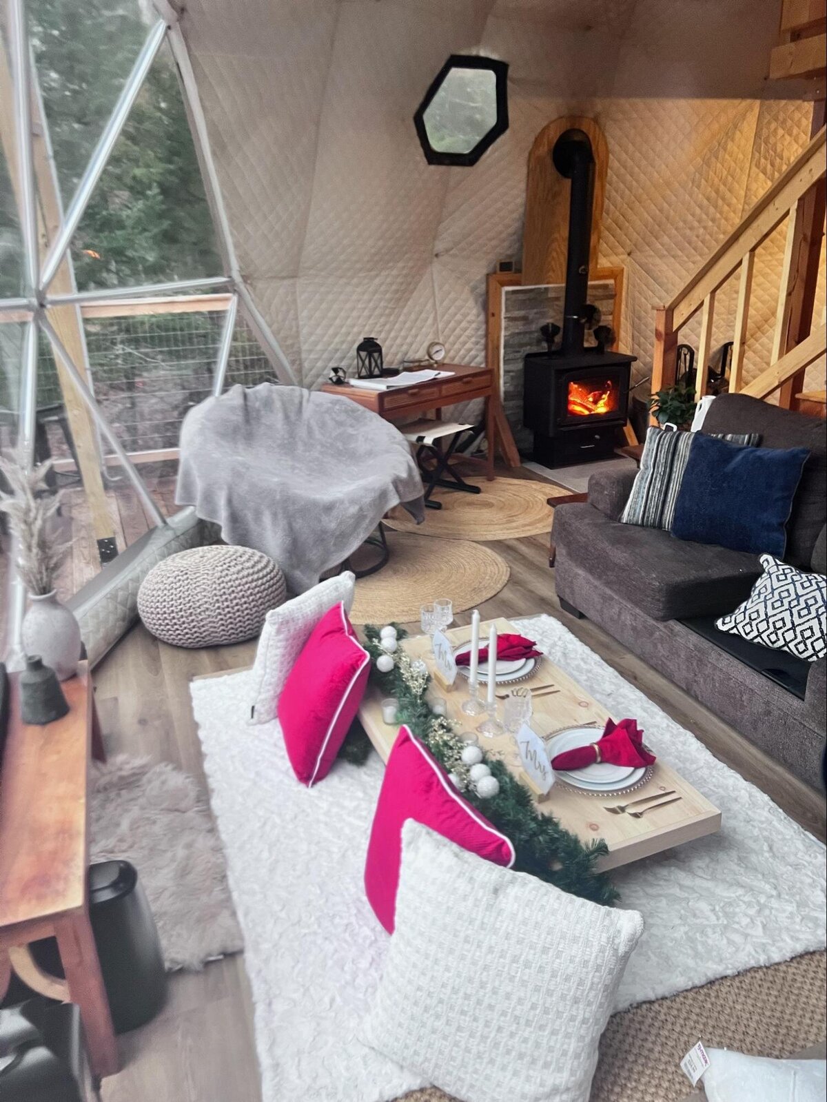 airbnb-red-decor-20