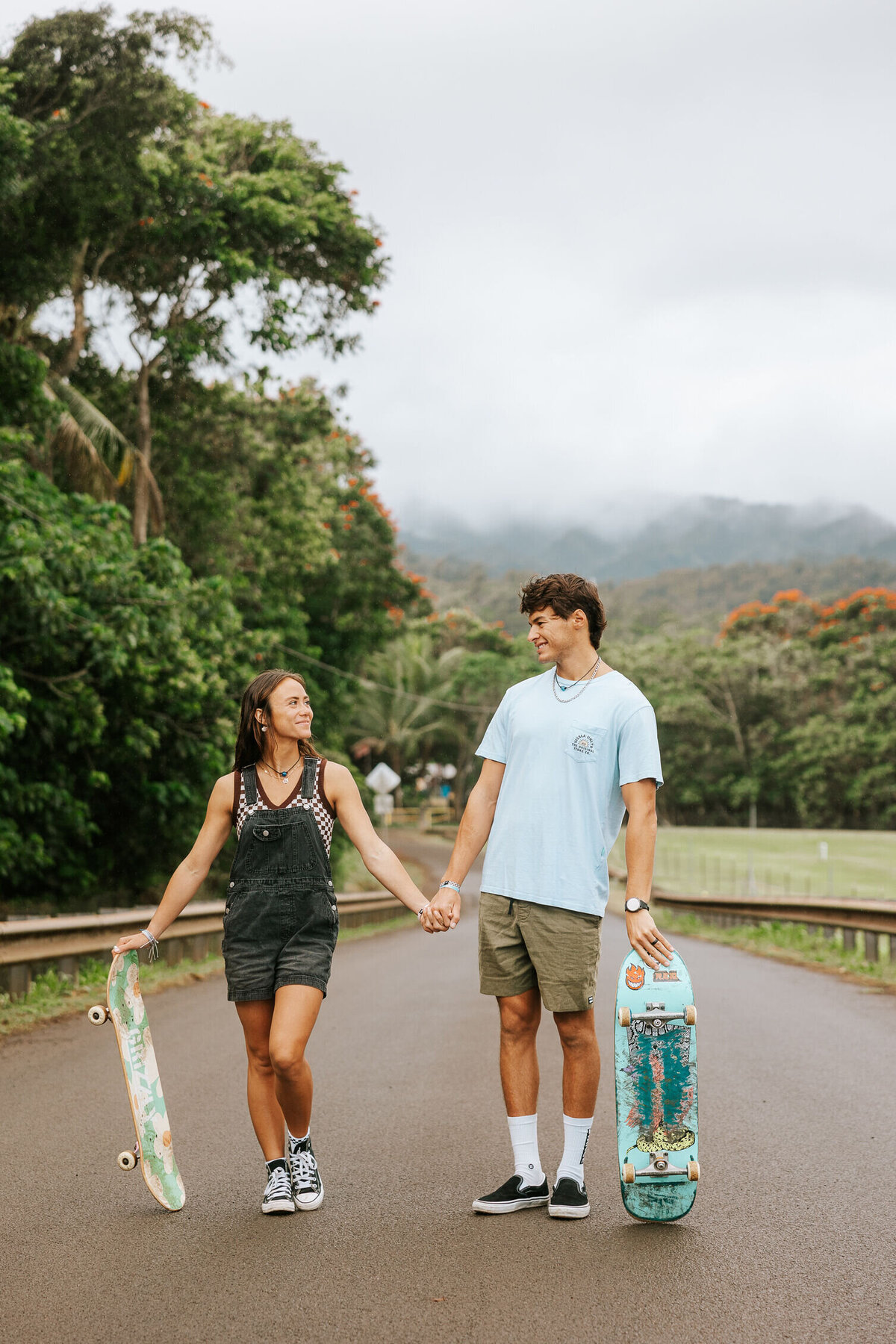 North_Shore_of_Oahu_Engagement_Photos_Skateboards_Laie_Kahuku_Haleiwa-36