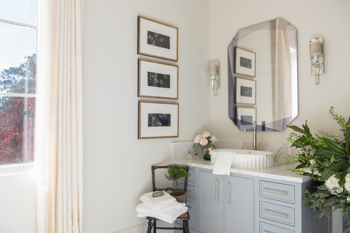 Home for the Holidays Showhouse - Bedroom - Evan Millárd Interior Design