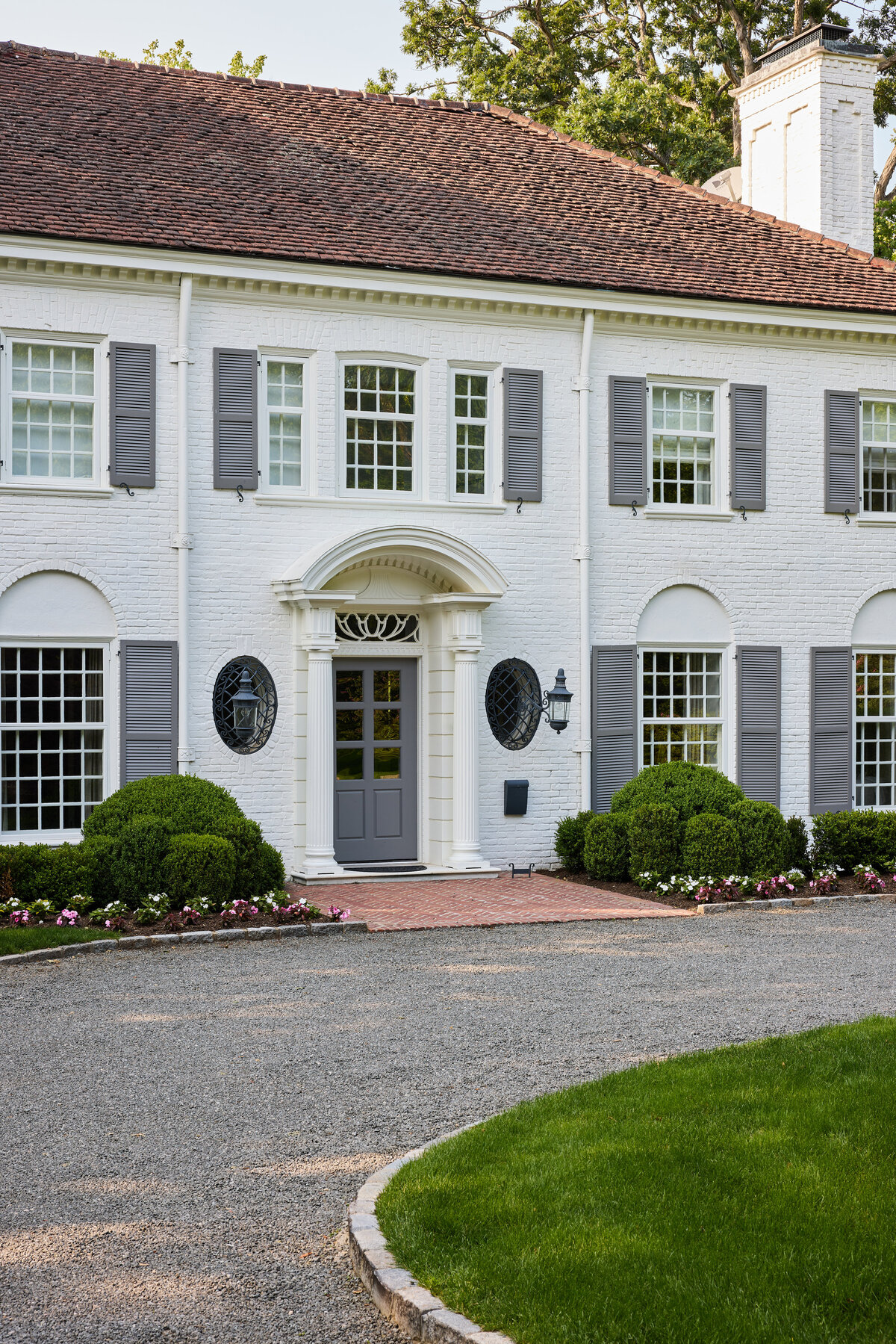 002 Exterior Close