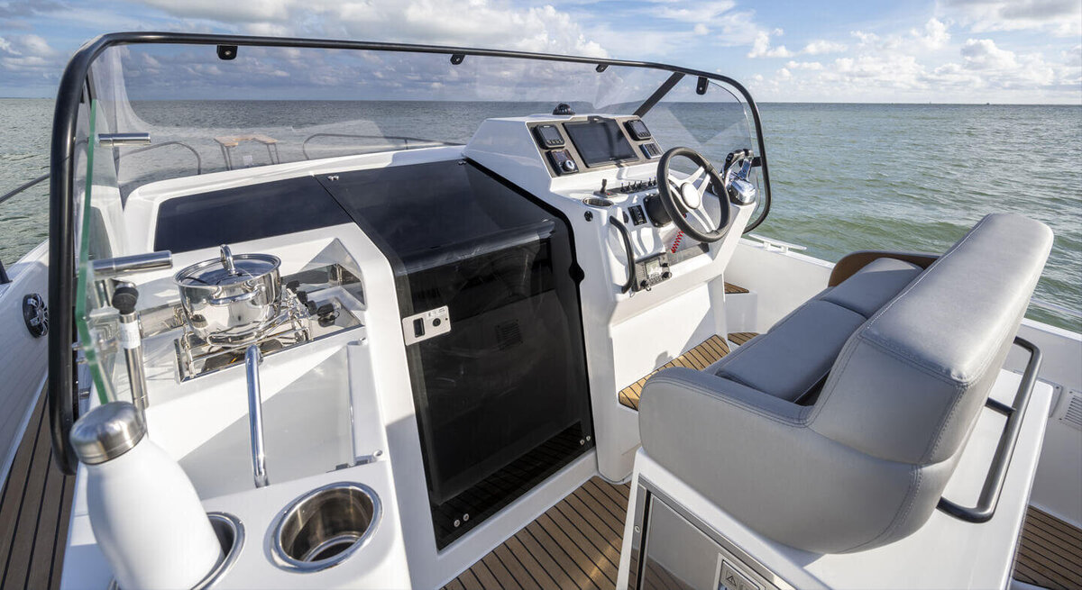 beneteau-flyer-9sundeck-exterior-5