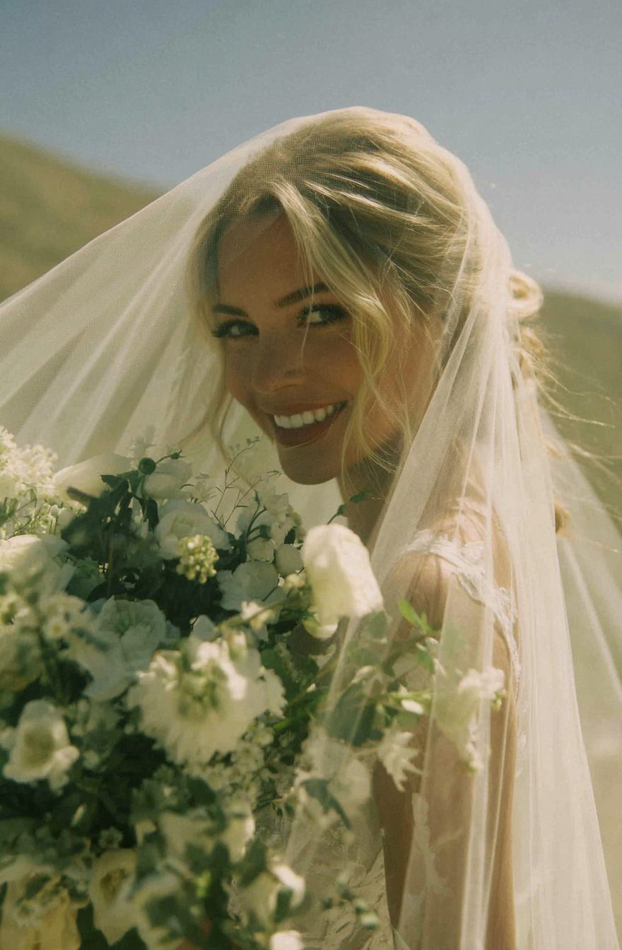 u8487914977_capture_the_brides_veil_flowing_in_soft_natural_l_1761c5f7-4010-473c-86d3-c7f13ddc5d31_3