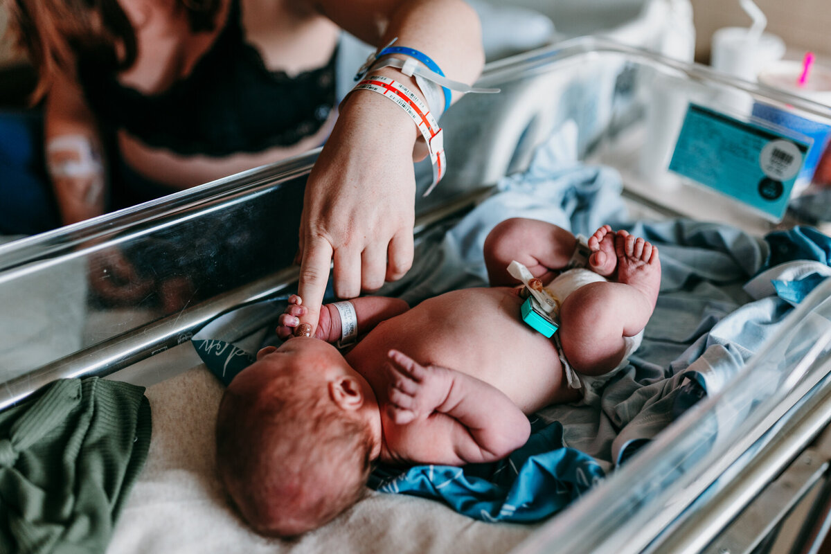 best NWA Fresh 48 photographer, fresh 48 newborn photography Northwest Arkansas