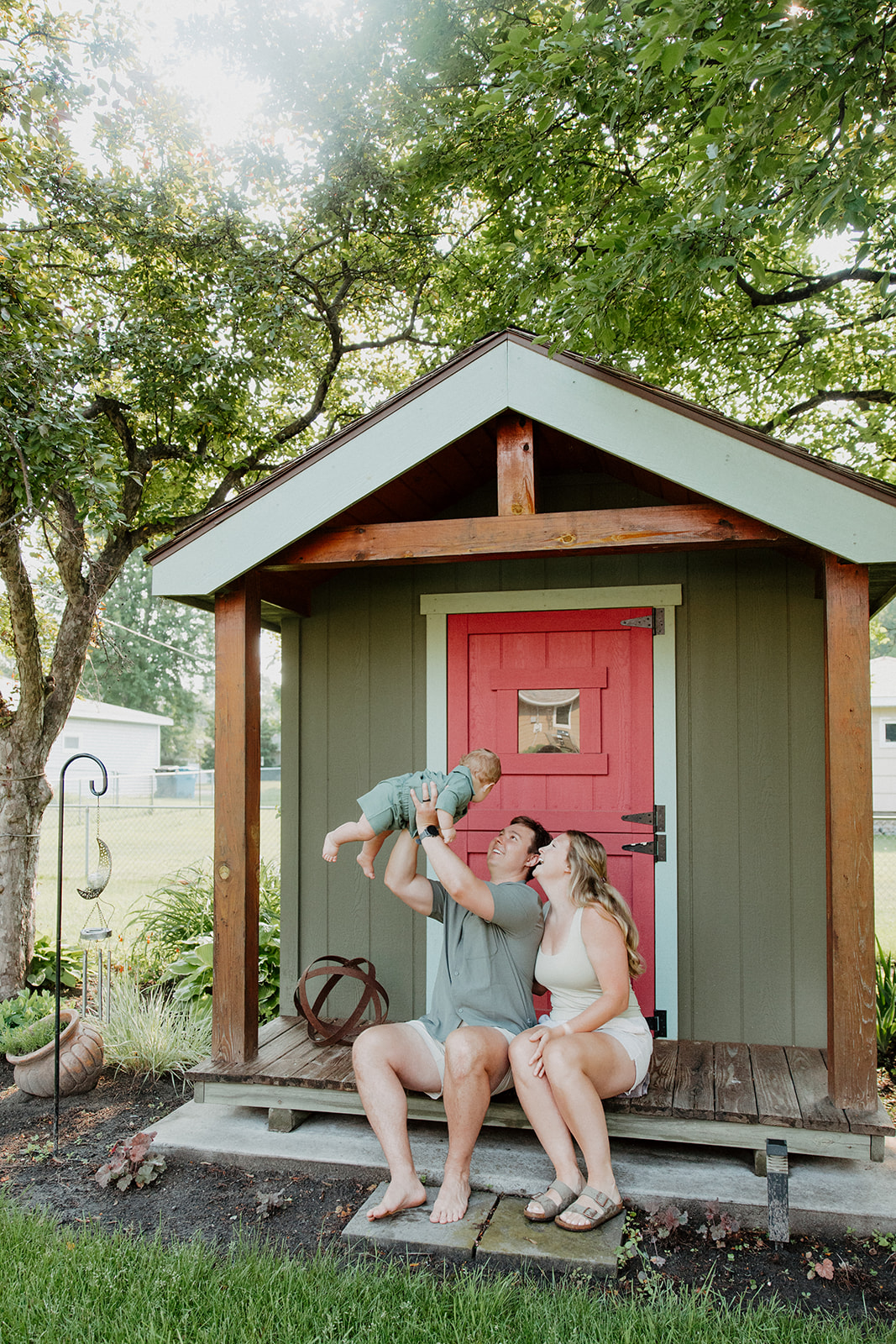 Family photos without the stress — just laughter, hugs, and real moments. Minnesota family photographer for playful, true-to-life memories.