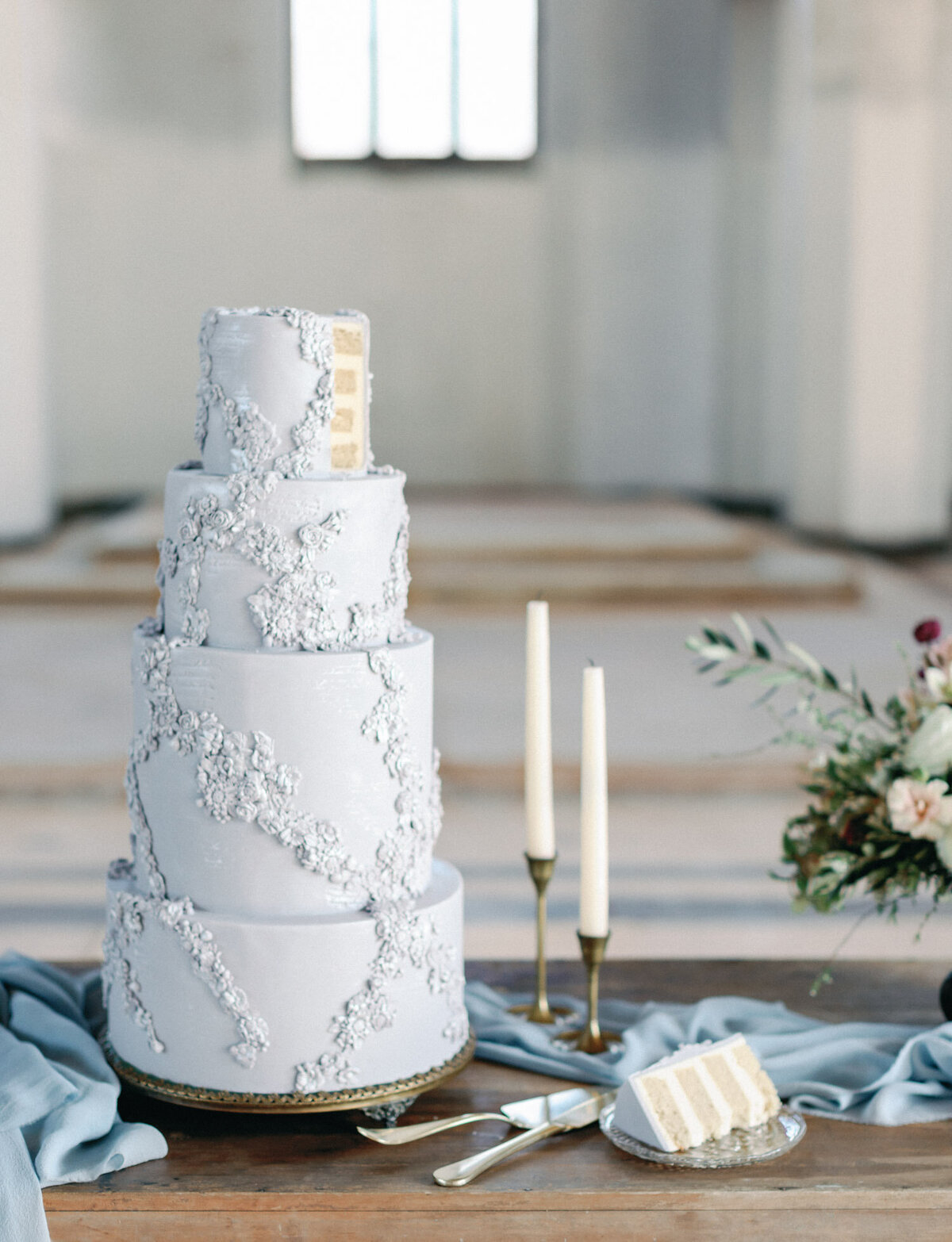 bas relief cake in cathedral ruins, historic wedding venue, ancient wedding venue Italy