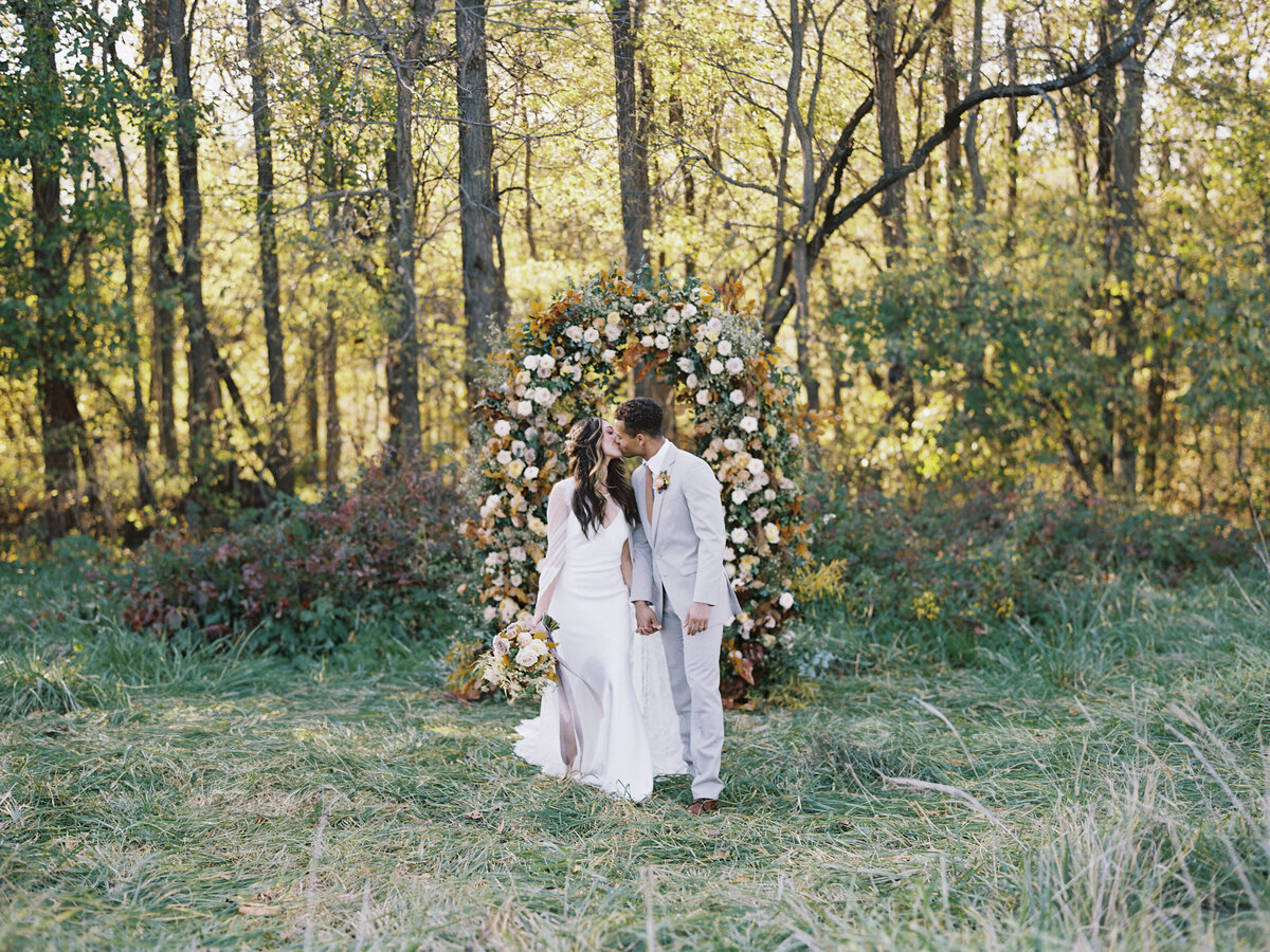 Love_Tree_Studios_Intimate_Wedding_Blue_Bell_Farm_171b