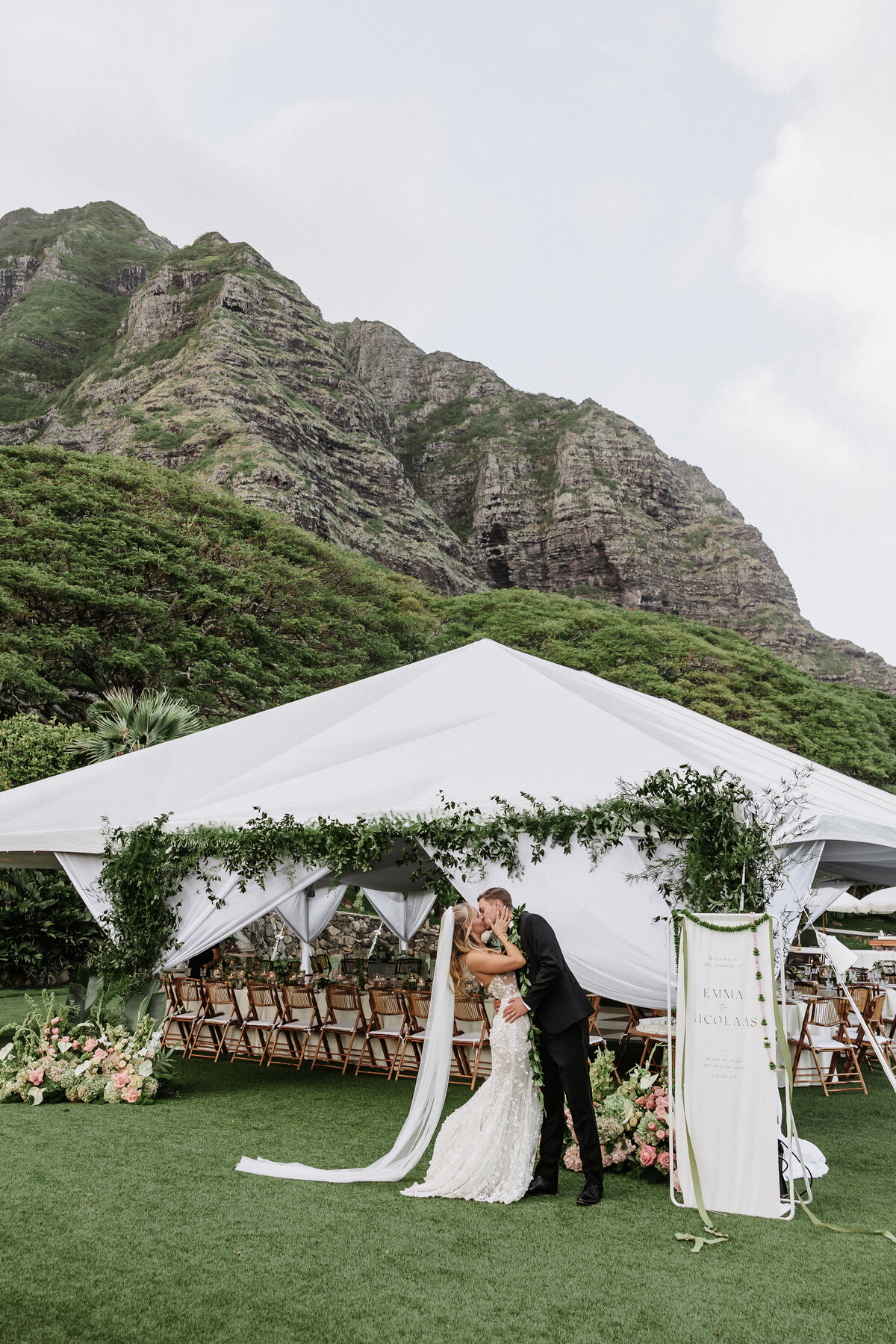 Kualoa-ranch-paliku-gardens-wedding-theel-productions (327)