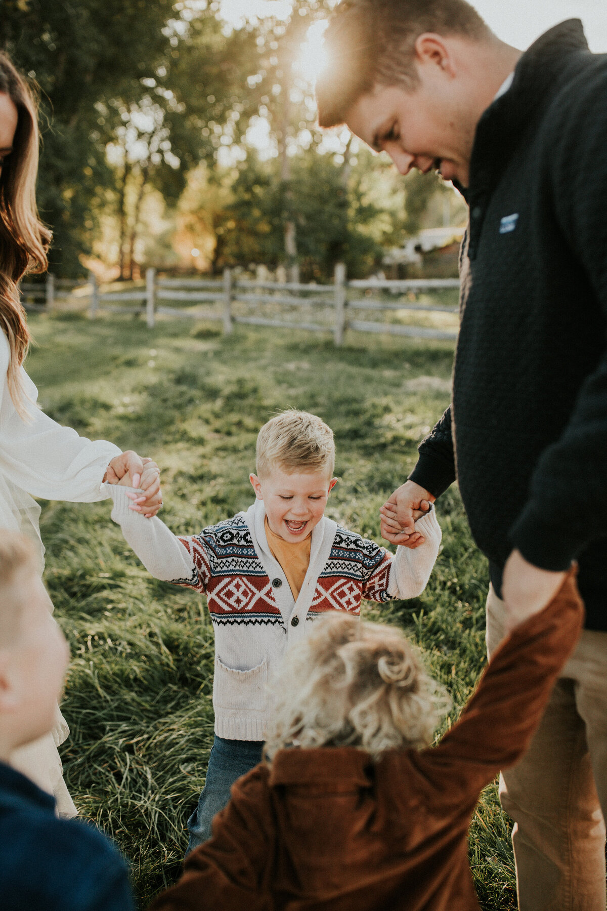 family-ranch-outdoor-photo-session-montana-9