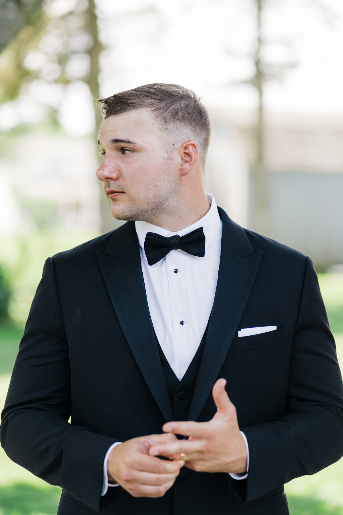 Elegant-groom-getting-ready