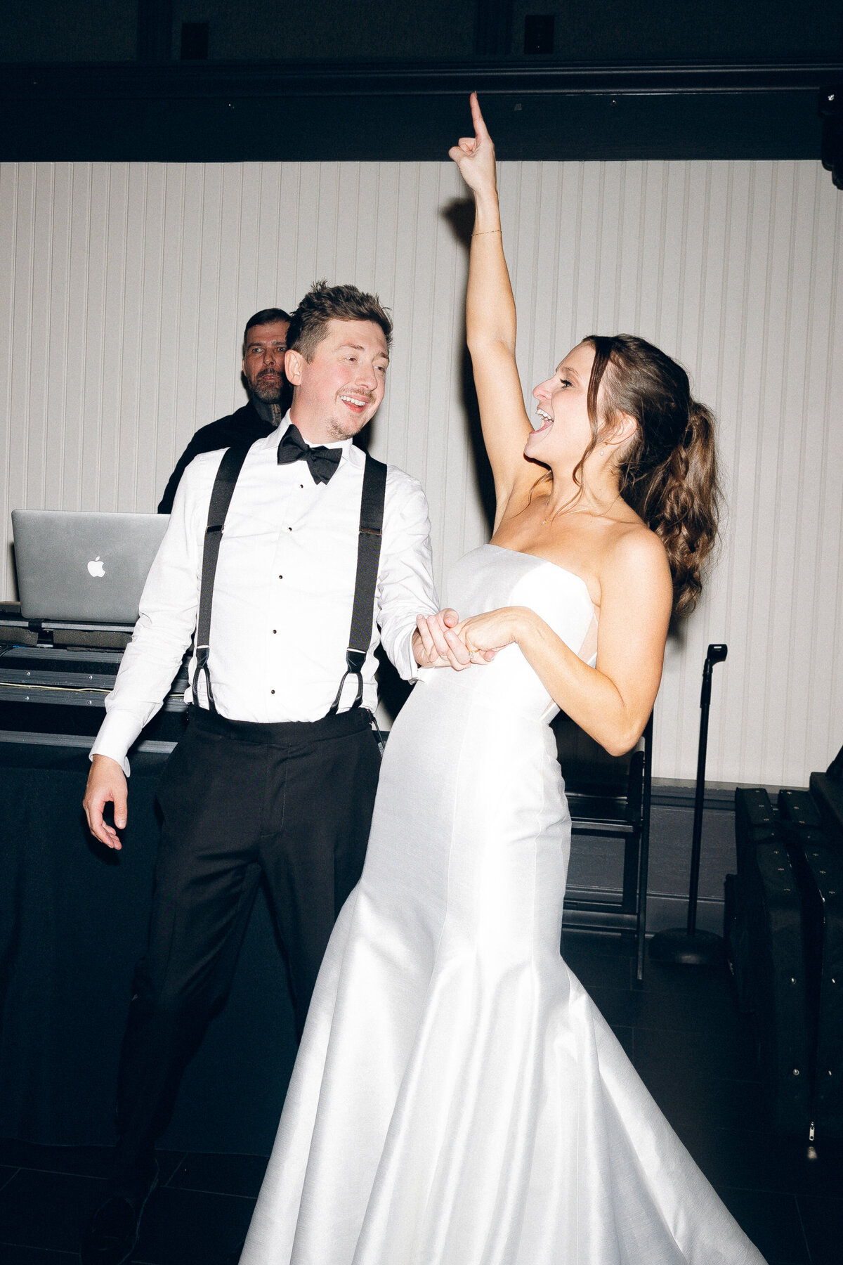 the-evergreen-portland-oregon-wedding-dance-party-2