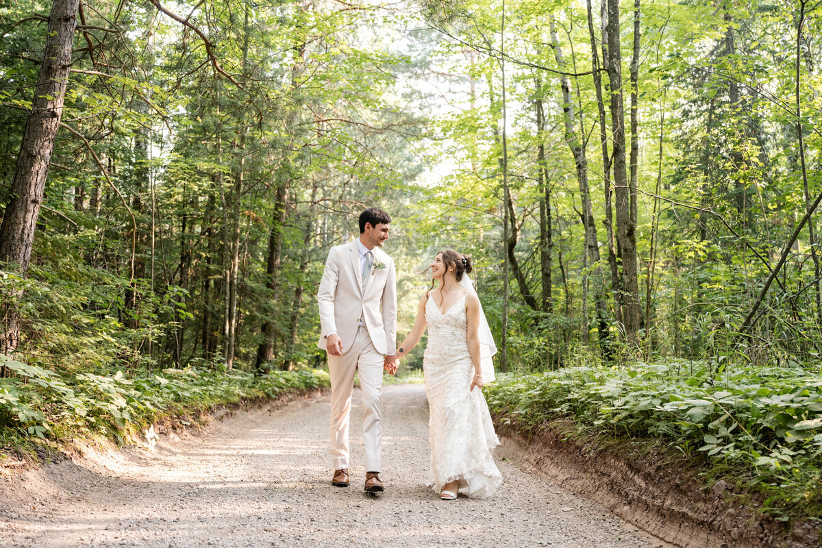 Sun-set-wedding-couple-northland-country-club-7