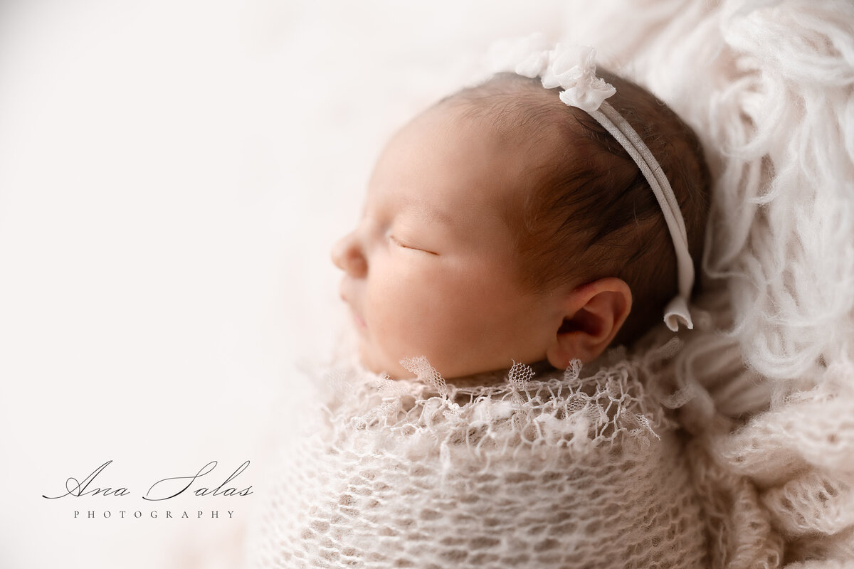 Newborn-Photographer-Edmonton-32