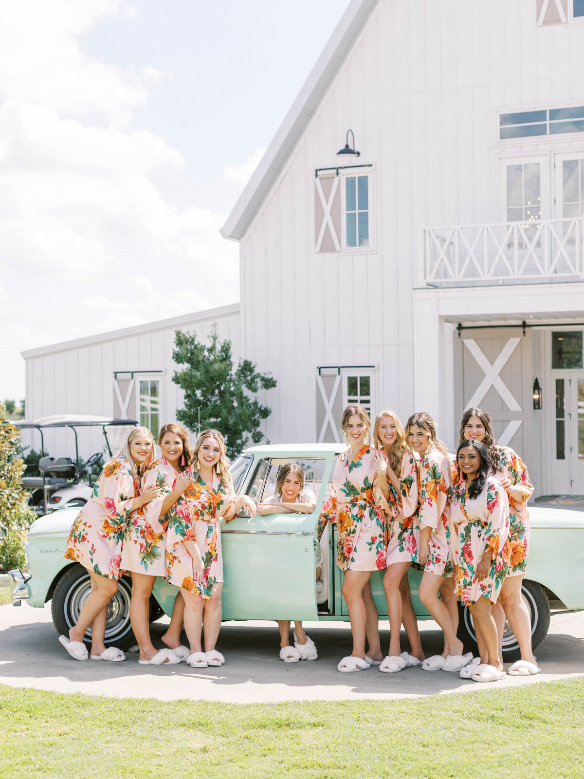 the-nest-ruth-farms-getting-ready-bride-sarah-lanette-4
