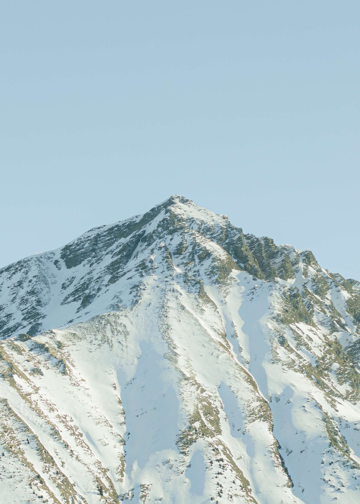 chloe-winstanley-events-gstaad-snow-mountain