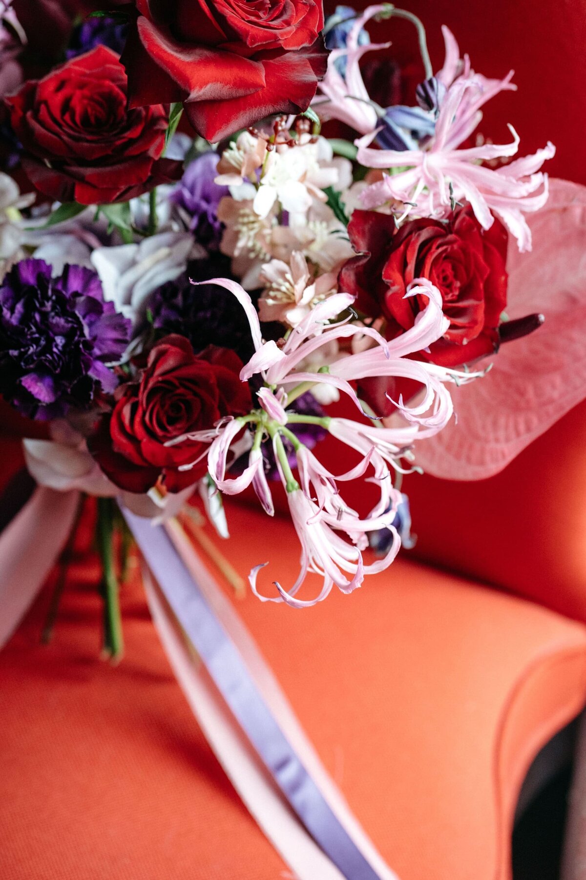 bouquet-mariee-rouge-violet-et-rose