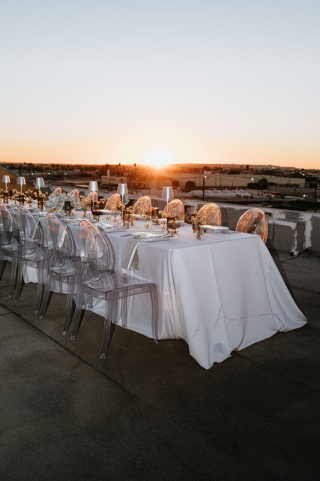 Beautiful-wedding-table-setup-outside