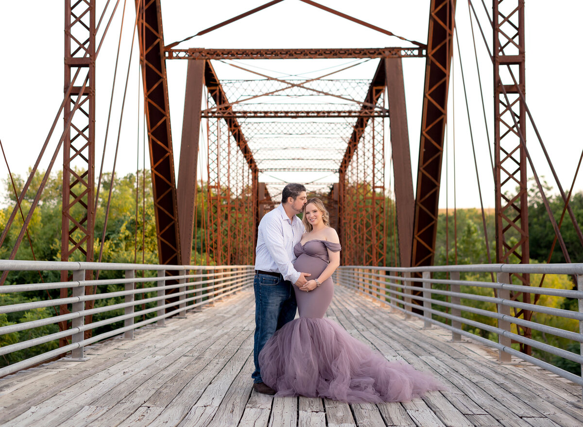 Richard-Moya-Park-Maternity-Photos-austin