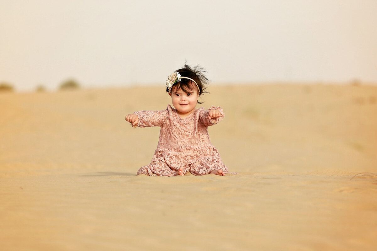 Baby in the desert_Dubai,UAE