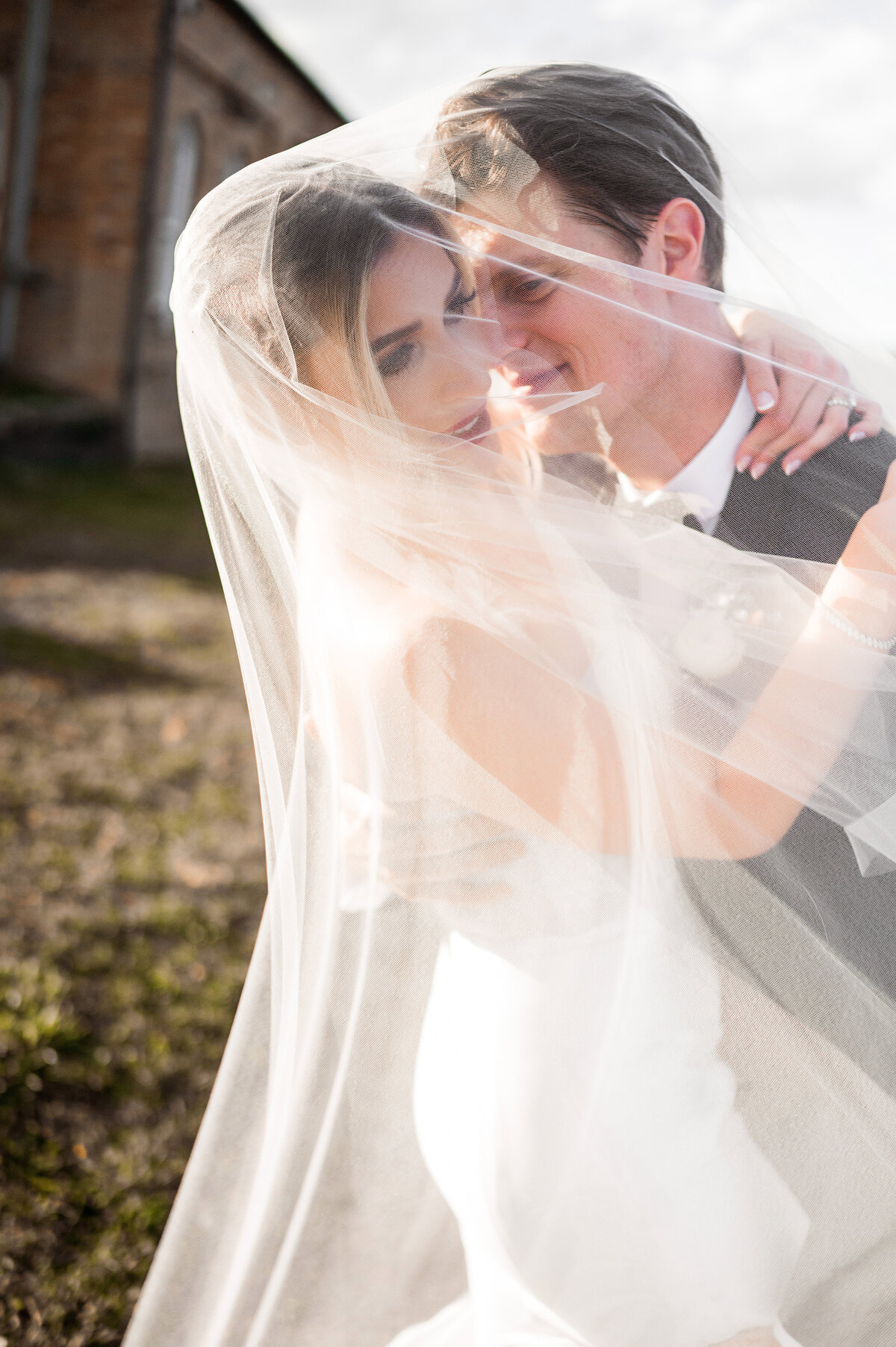 pump house wedding romantic photos