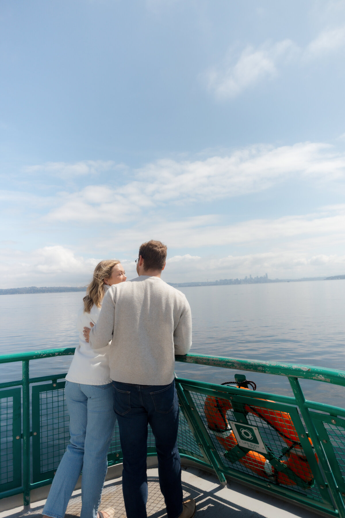 SeattleFerryCouplesPhotography125
