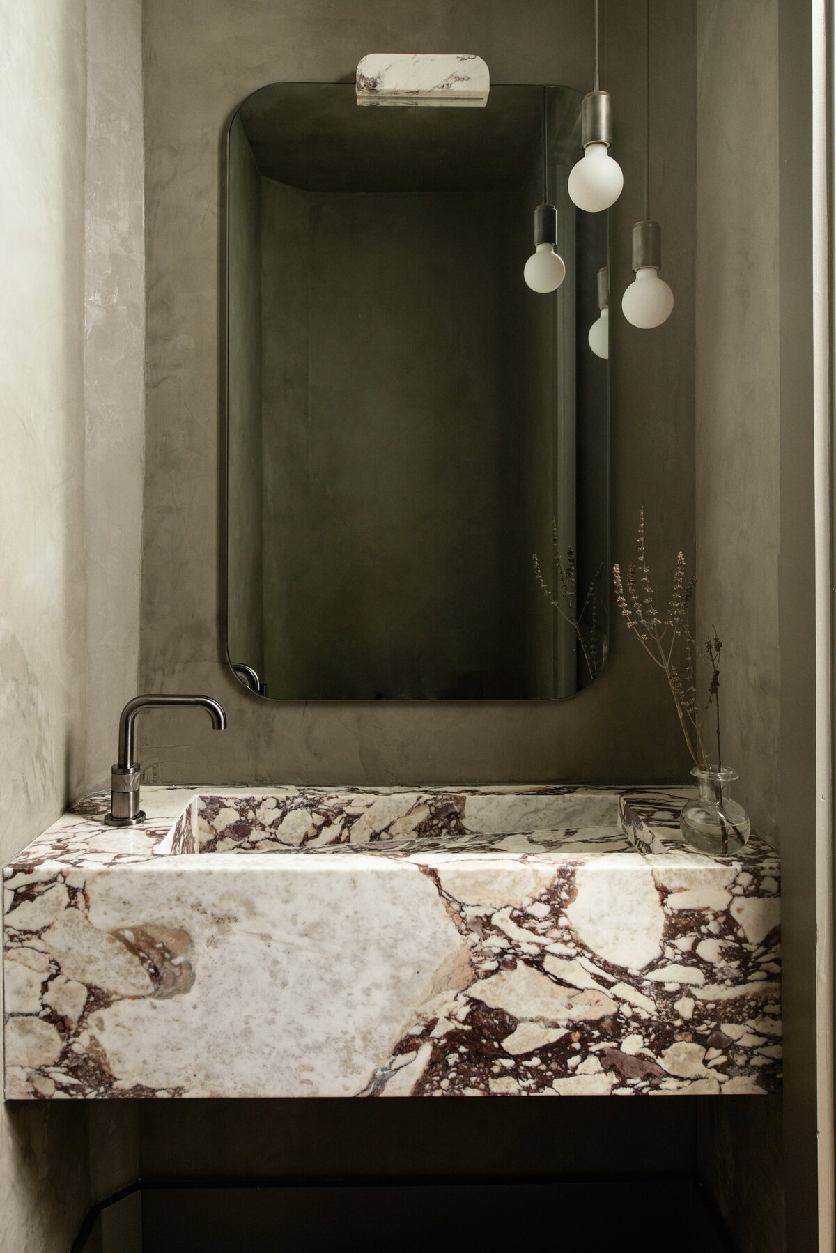 house-franc-toro-canyon-westlake-moody-bathroom-powder-room-remodel-renovation-calacatta-viola-marble-custom-stone-vanity-belgian-terracotta-floor-tile-plaster-walls-roman-clay-brizo-faucet-southern-electric-pendants-historic-neighborhood-austin-texas