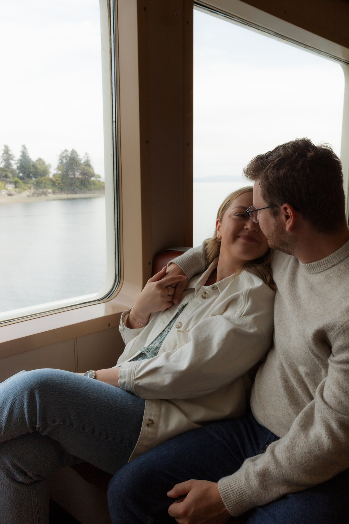 SeattleFerryCouplesPhotography92
