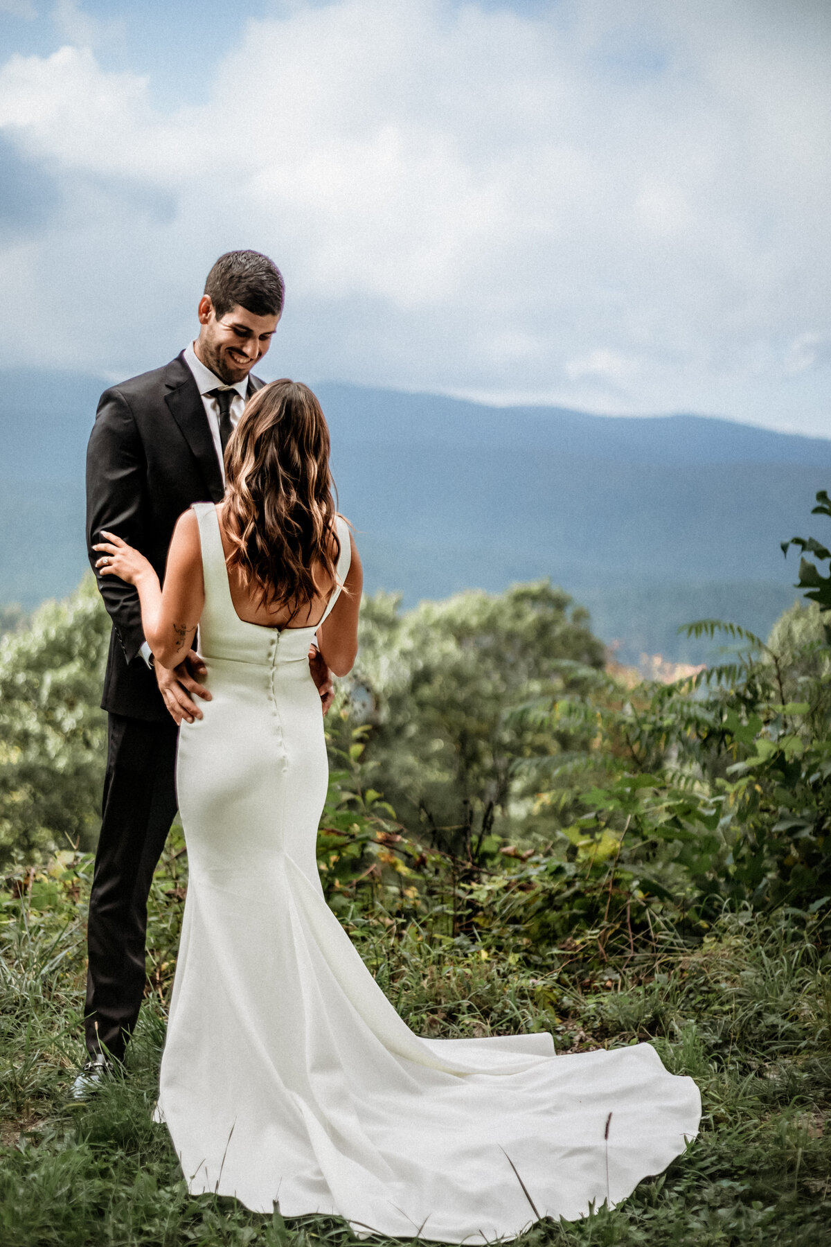 Salem VA wedding and Elopement photographer earthy and moody Charleigh Roberts Photography artsy earthy moody virginia roanoke va east coast north carolina nc pearl veil babys breath kiss happy blue ridge mountains parkway