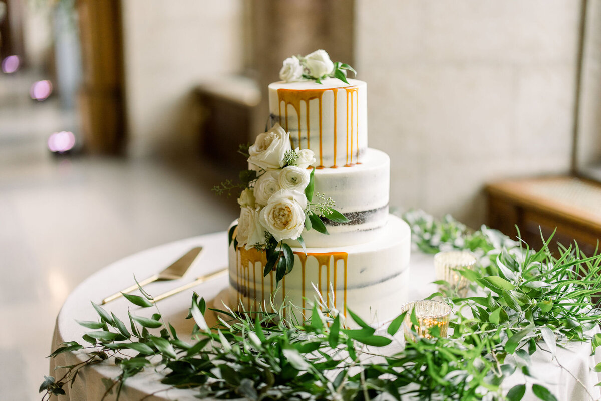 Banff-Wedding-Cake
