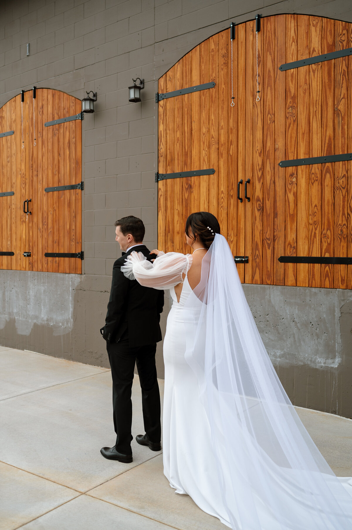 Bride-Groom-First-Look-Harvester-Square-St-Cloud-MN