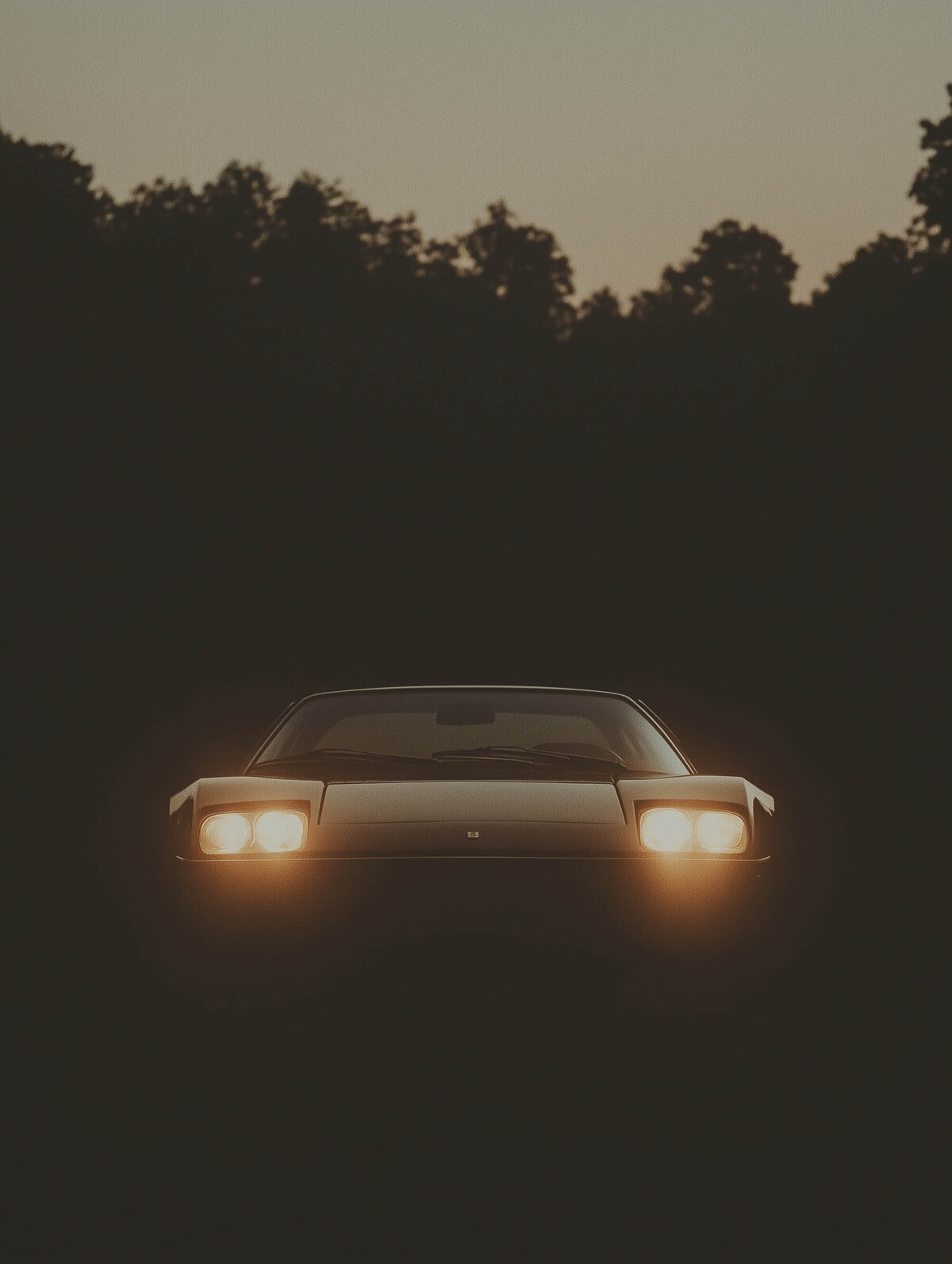 TONIC_Martini_FashionLifestyleStock-sportscar-night