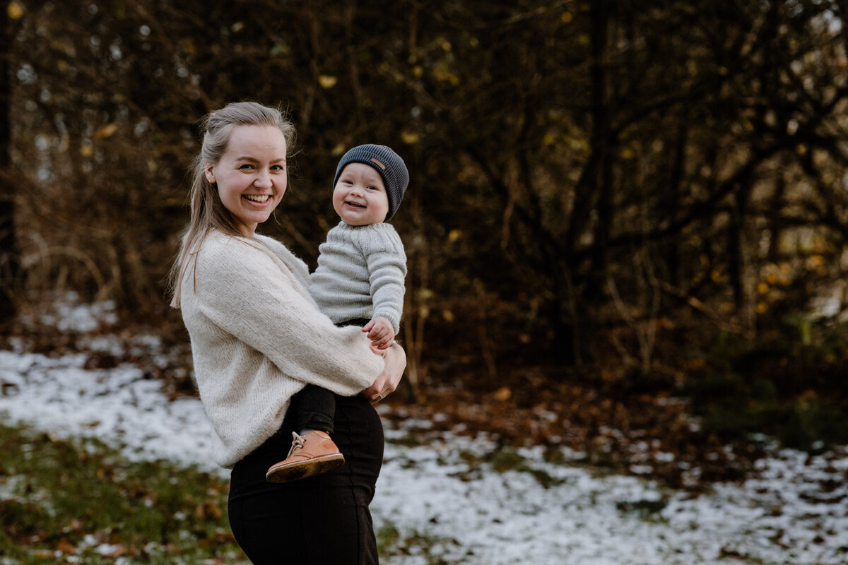 familie_hjemme_studio_Oslo_fotografering_ute_charlottechristensen_mor_sønn2