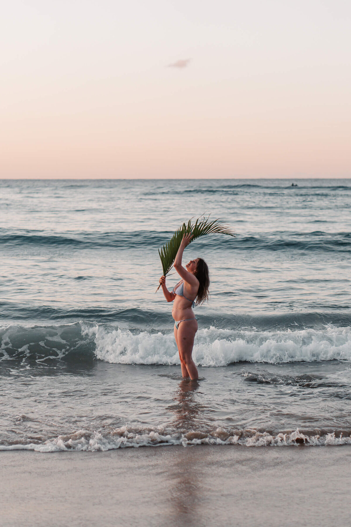 125- beach yoga photoshoot eloise yogaroo