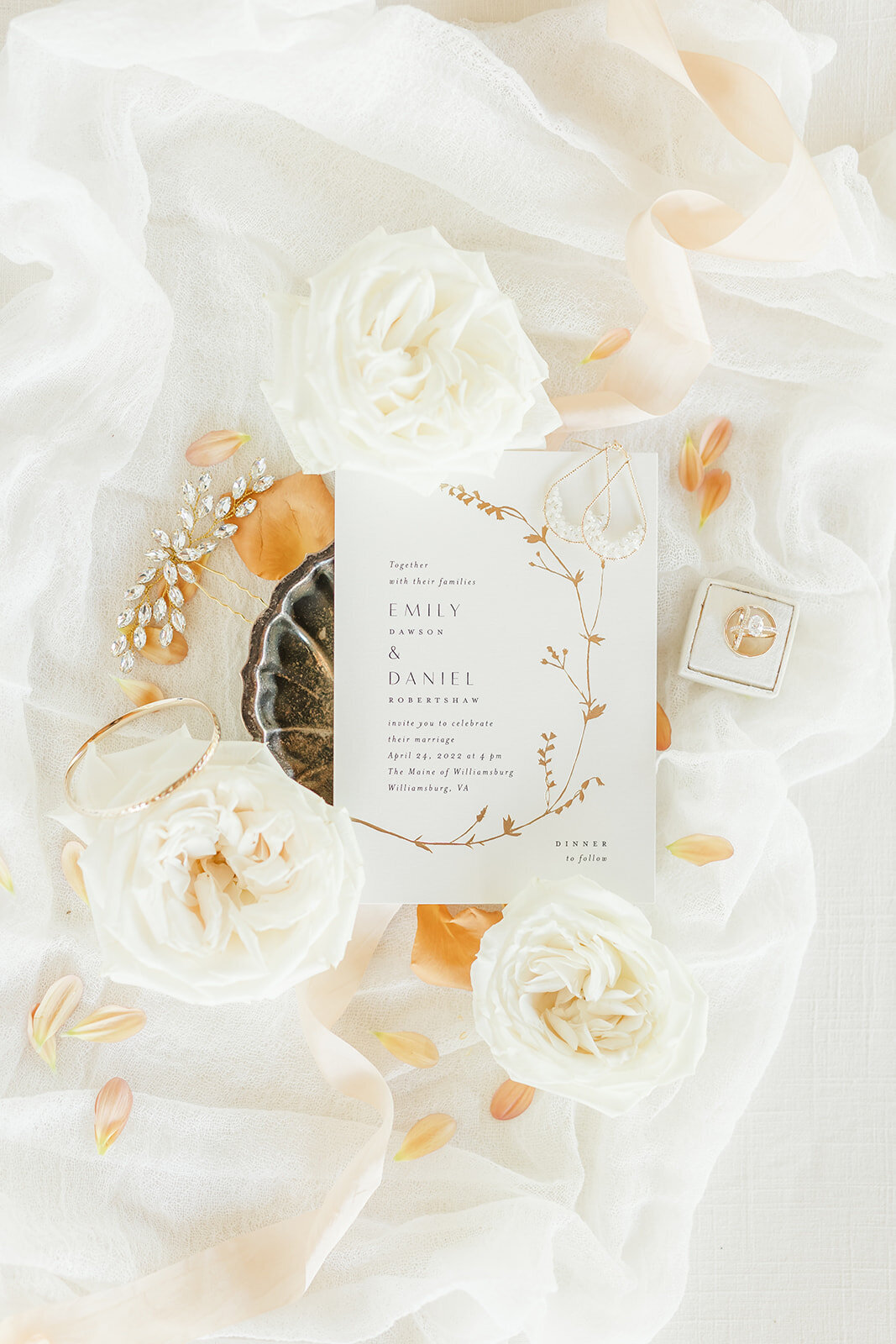 williamsburgweddingphotographer-themainofwilliamsburgwedding-getting ready emily and daniel - 1 -21