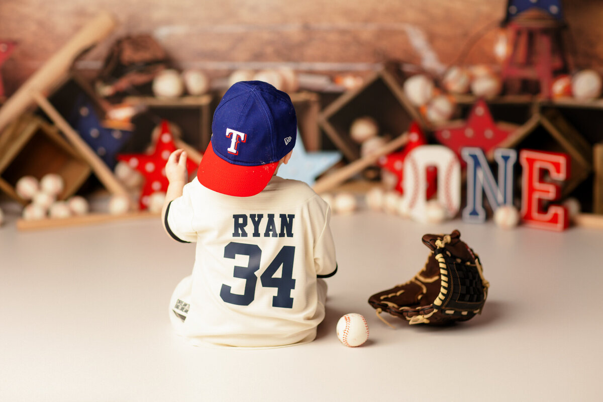 Best NW Arkansas cake smash photographer, cake smash photography near me, baby birthday photoshoot NW Arkansas