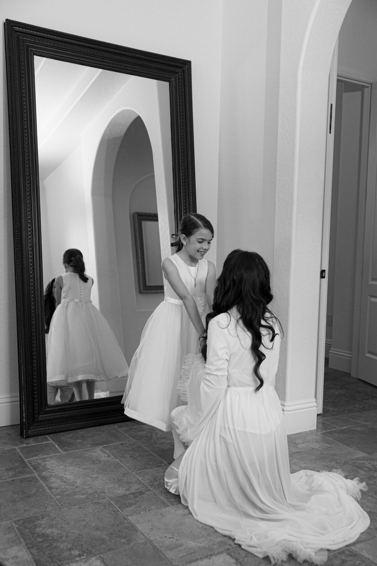 Sisters getting ready for wedding at La Casa Toscana