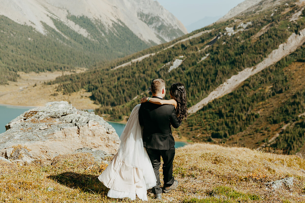 Calgary Elopement Photographer (20)