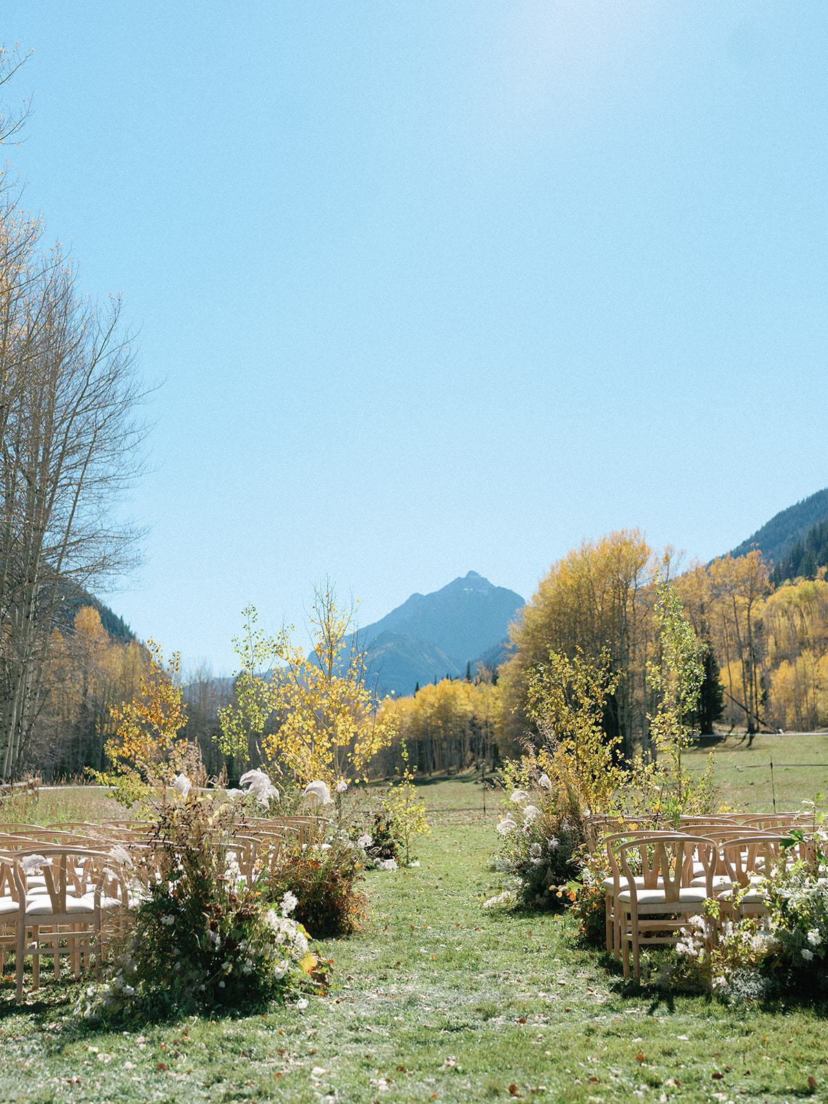 Aspen fall tented wedding at t lazy 7 ranch_RxL-44