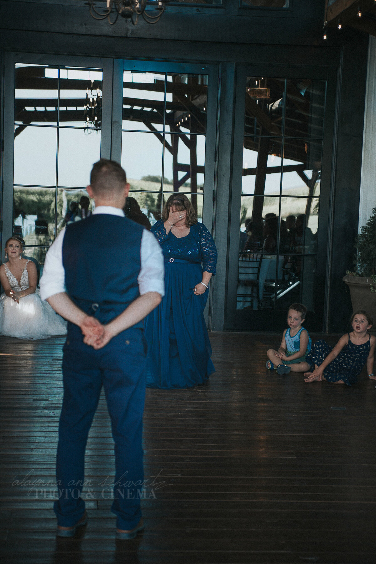 reception _ alaynna ann schwartz _ harpors vinyard _ iowa photographer _ playlife photography_0507