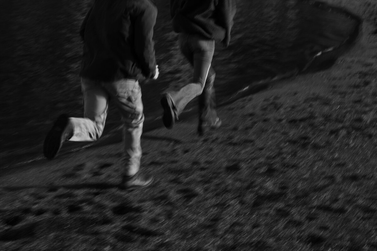 Details in Couples Photos on the Beach in the WInter 