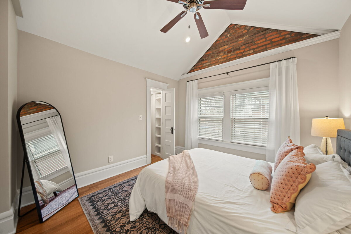 67-web-or-mls-A7406332