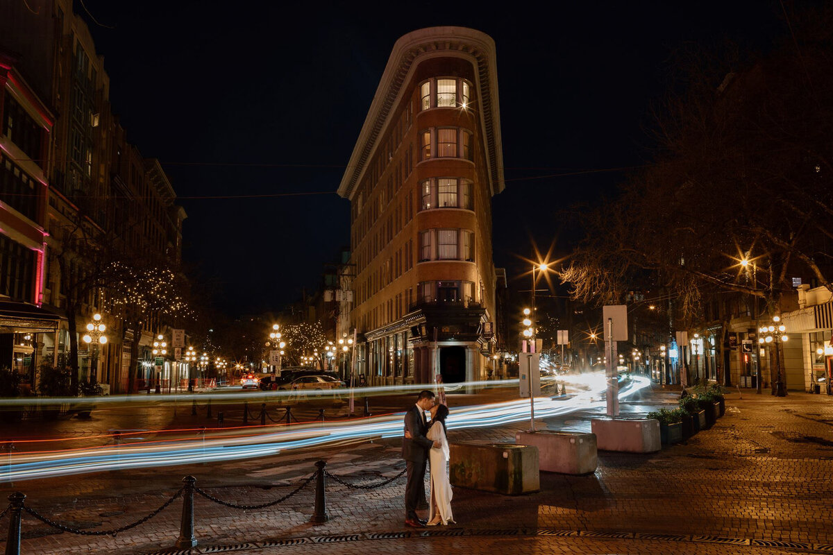 Trendy night photography with long exposure by Bronte Taylor Photography, a Vancouver-based photographer with a playful, genuine and intimate approach.