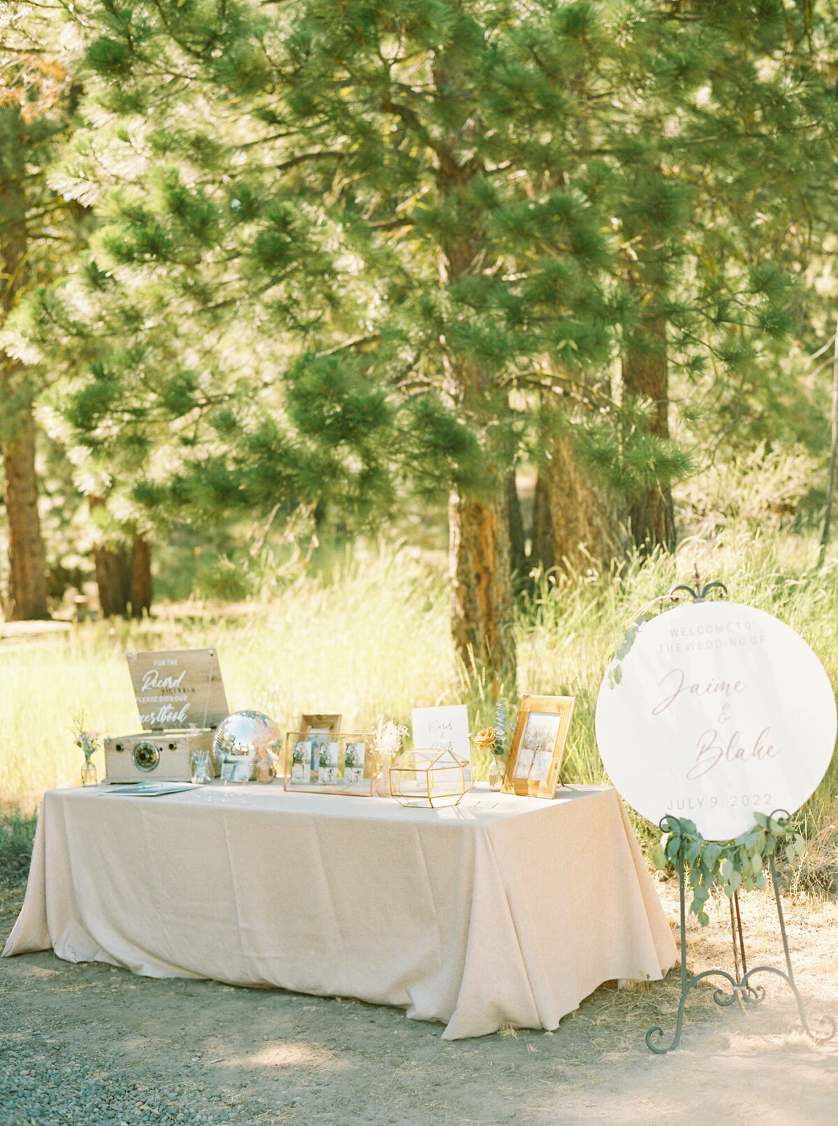 0-JaimeandBlake-Married-AshBaumgartner-WeddingDetails-25