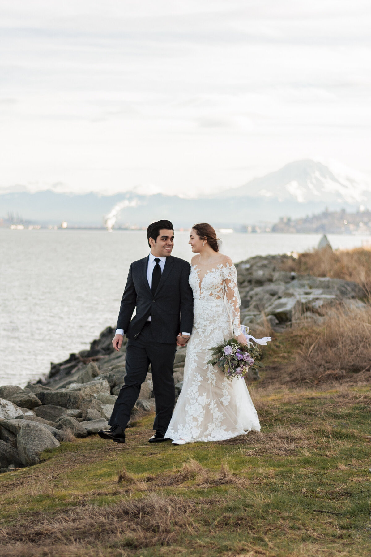 Winter Wedding at Silver Cloud Hotel  Point Ruston Photographer