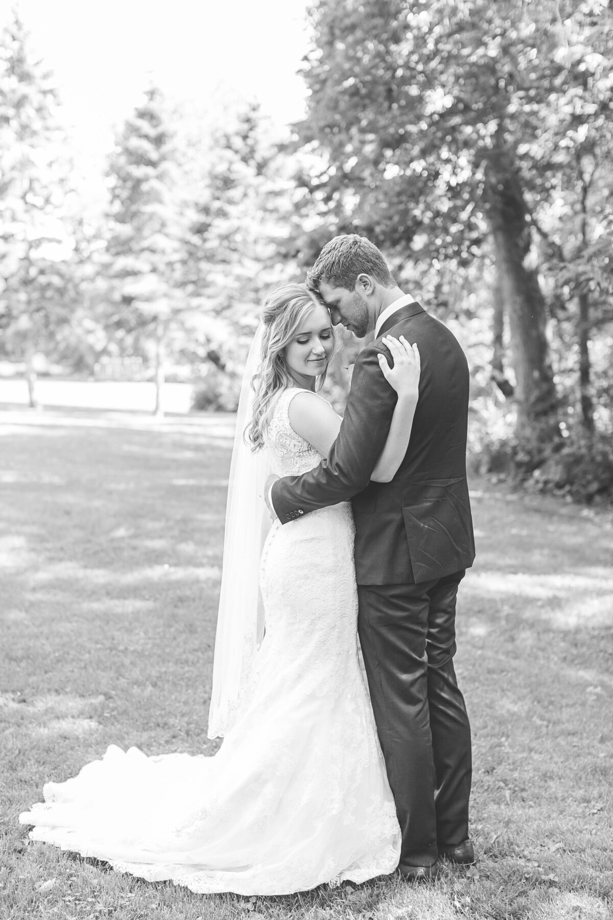 Abby-and-Brandon-Alexandria-MN-Wedding-Photography-LR-9