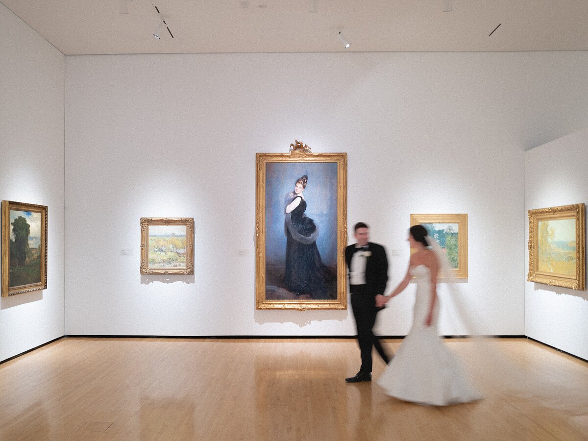 taubman-museum-of-art-wedding-photographer-oliver-and-co-roanoke-wedding_0157