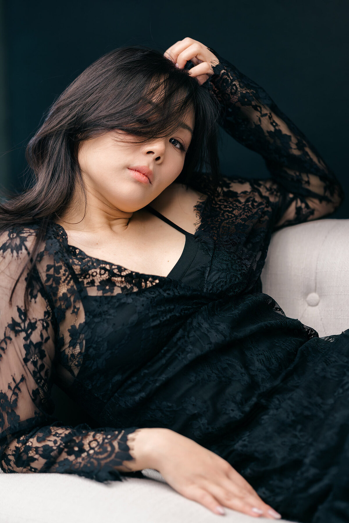 michelle-editorial-portrait-woman-black-lacy-dress-moody