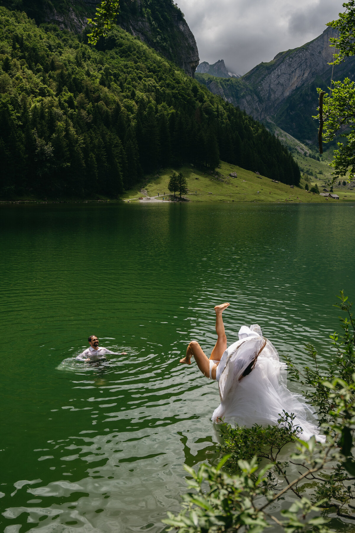 Bride lands terribly rope swing Seealpsee