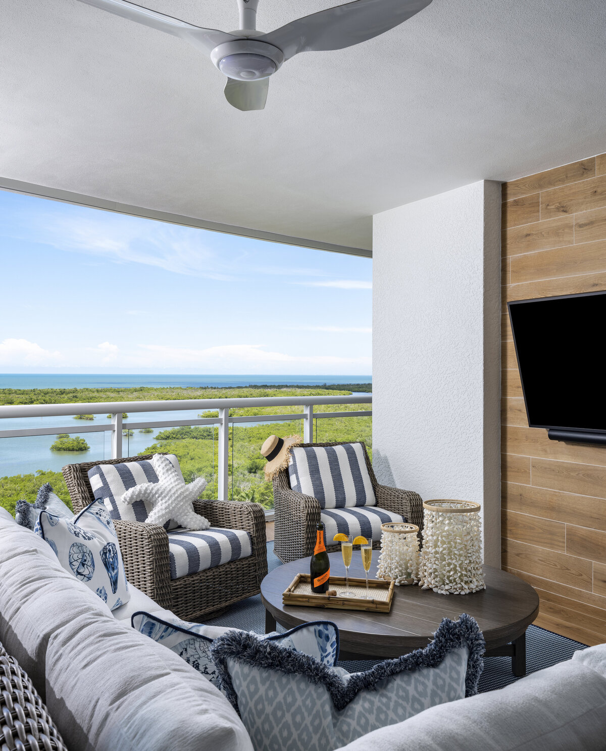 Lanai-030-028-3393x4200