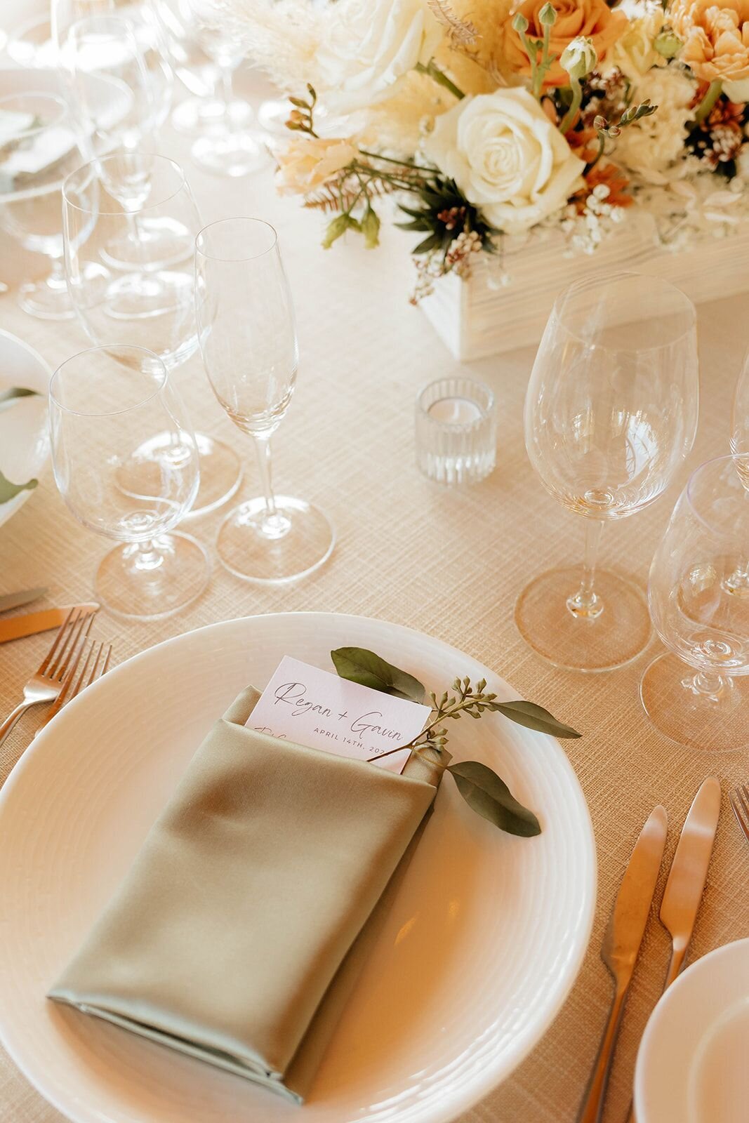 sage-napkin-with-eucalyptus