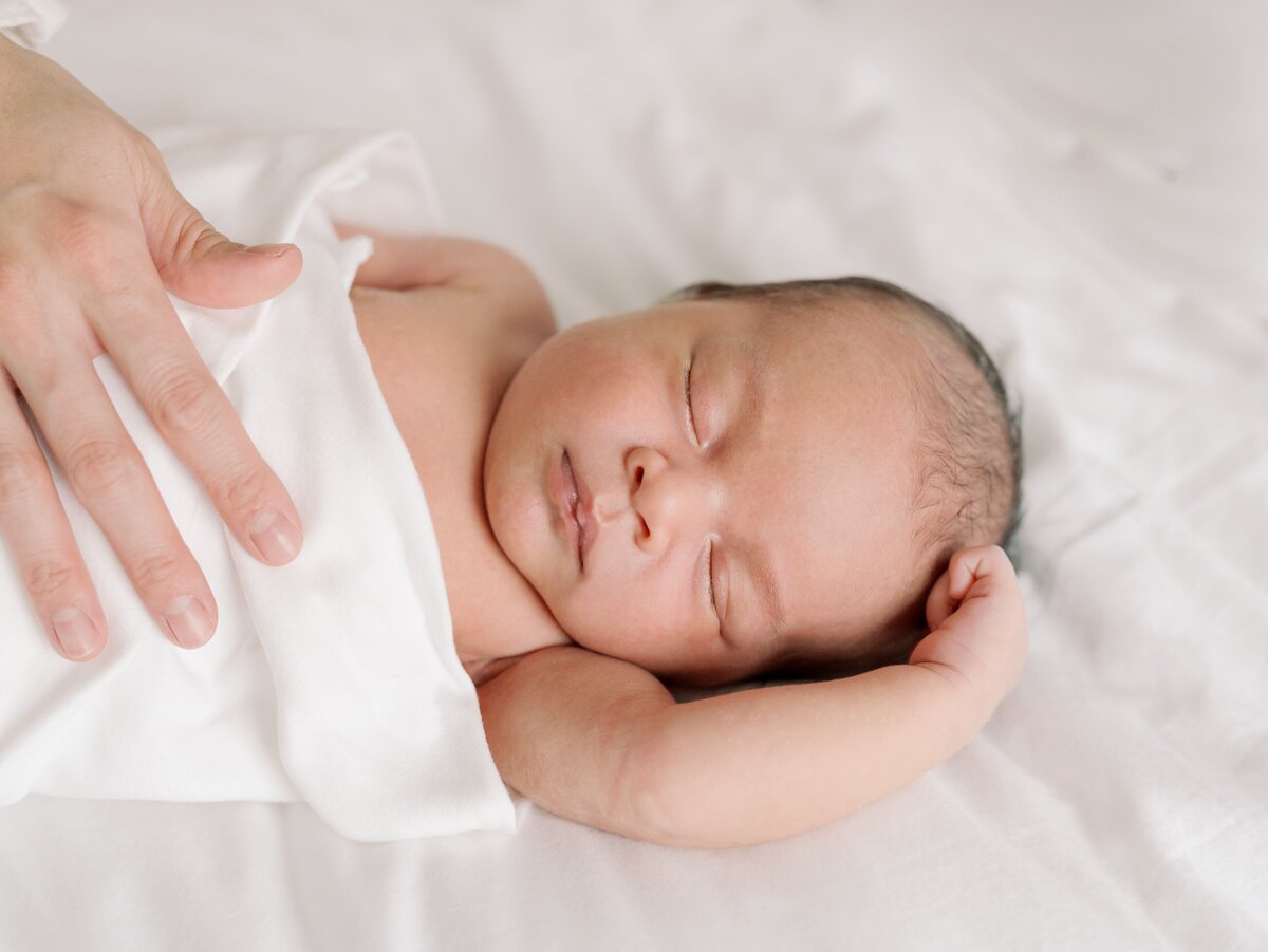 baby sleeping photo newborn photographer